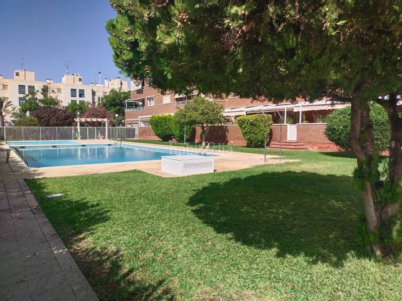 Foto e3f14a4c-3e33-4c1b-95a0-1a2ce4fdb748. Casa amb piscina a Ciutat Esportiva Elche / Elx