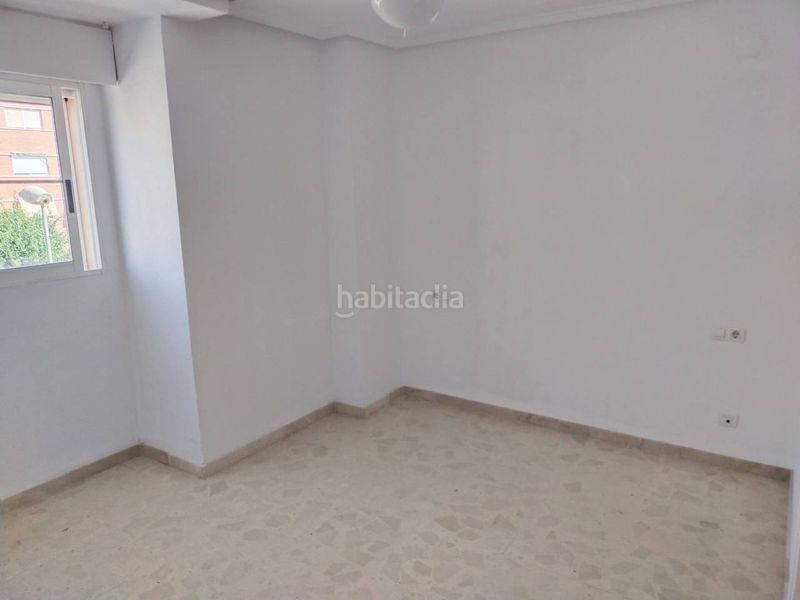 Foto f673a3ee-a9fd-46f3-80ba-390587f2221f. Casa amb piscina a Ciutat Esportiva Elche / Elx