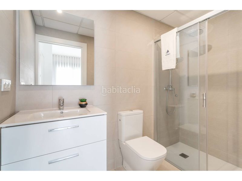 Foto 0e430f3f-dc41-4d32-b447-2231f82eb22e. Apartament amb calefacció aparcament piscina a Torreblanca Torrevieja