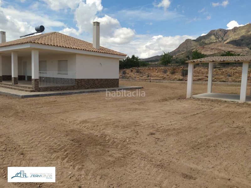 Foto b89a711c-2d77-44b9-9c67-6c563f756cb3. Xalet amb aparcament a Abanilla