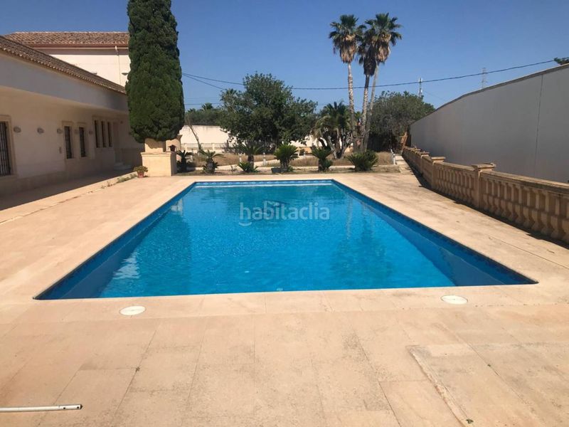 Foto bf7d8dc6-c872-4eb4-8ce6-b391a7397ebe. Xalet amb piscina a Peña de las Águilas Elche / Elx