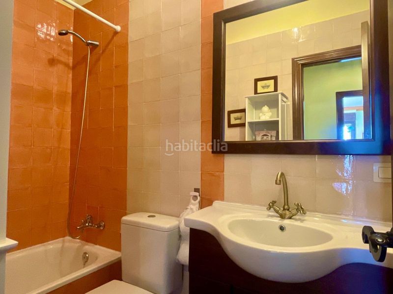 Foto b77047df-3952-42c0-aa6d-e800c4644de5. Casa amb aparcament a Candelario