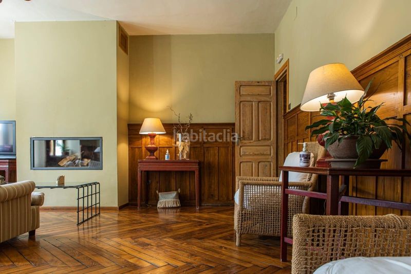 Foto a4eba45a-dcd2-4a17-beff-a0b1c5c7c7db. Edifici a San Martín de Trevejo