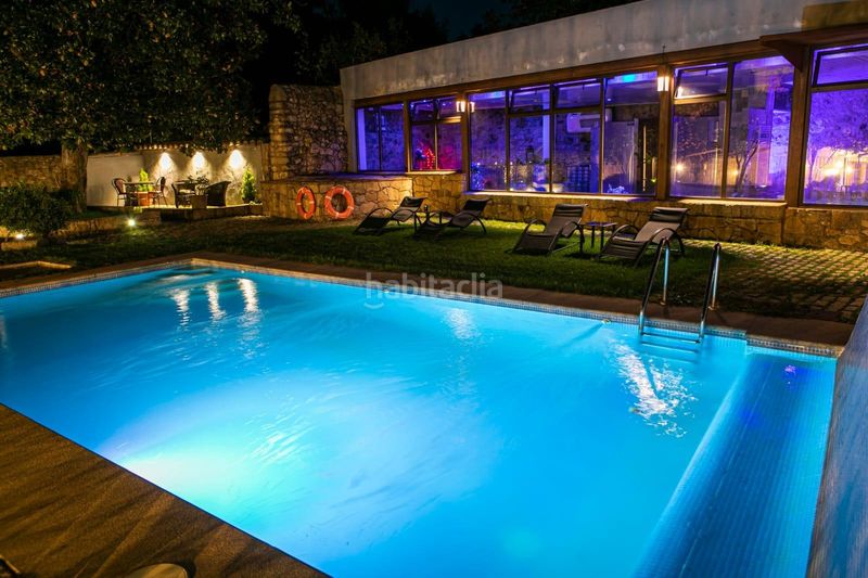 Foto d5e5d48e-6a47-483f-933c-fb78c3f637ee. Edifici a San Martín de Trevejo