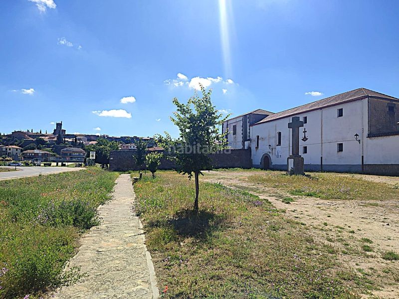 Foto f81f0be7-c3e3-4212-9a8d-d6256fc565c1. Casa amb calefacció a Ledesma