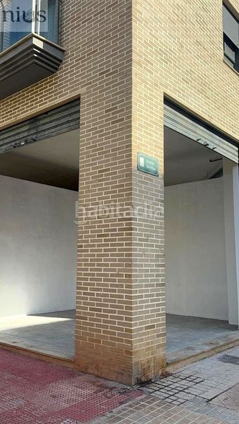 Foto 4c8bc386-e9ec-40fa-993c-96bf95416b7e. Lloguer local comercial a Silla