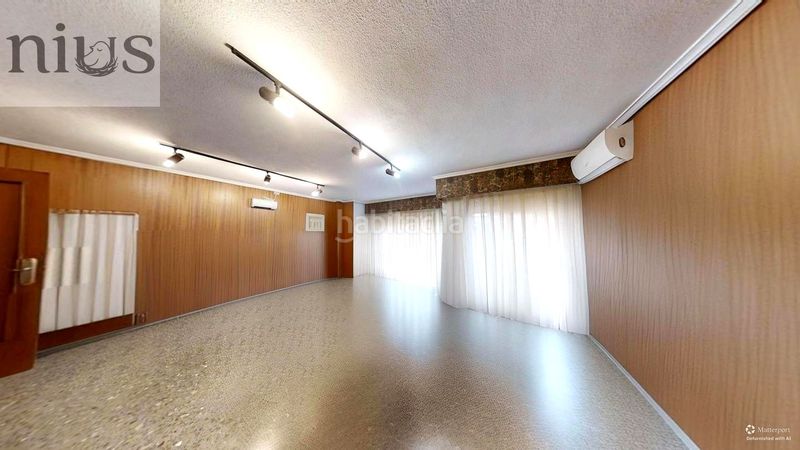 Foto a237fba4-de36-427e-a0b1-87ec35e7e628. Affitto ufficio in Silla