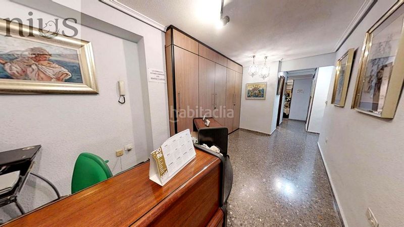 Foto d25b7916-e79e-4459-9610-45531fc72e7c. Affitto ufficio in Silla