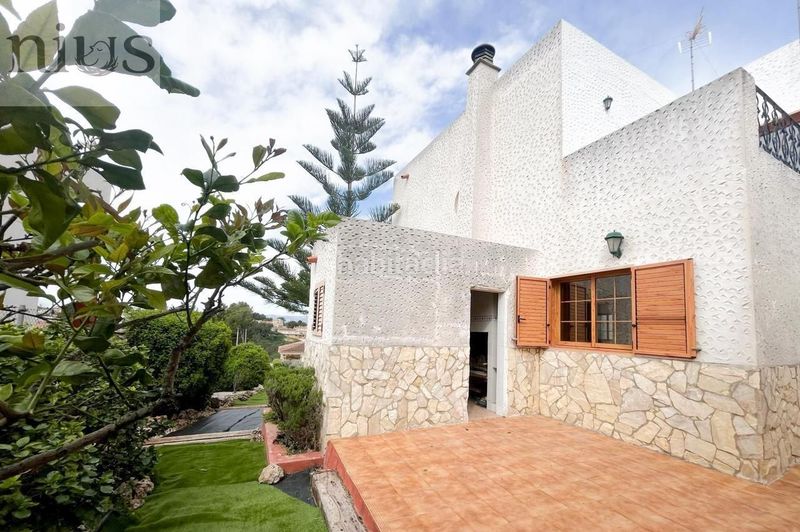 Foto 4942ee89-5418-46f0-a66d-8502db97456c. Casa a Alginet