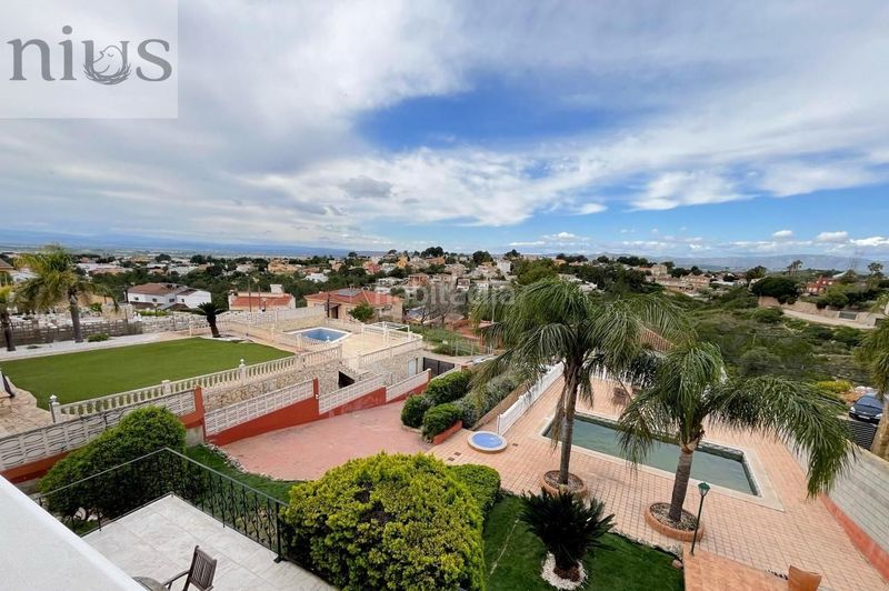 Foto aed86c25-3f73-482a-afa5-eb1aed30ea0d. Casa a Alginet