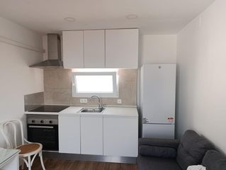 Rent Flat  De la mare de déu dels desemparats. Piso recien reformado c