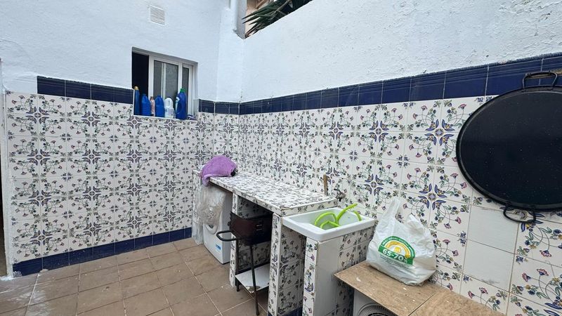 Foto c0992865-7e1e-48f1-b2ce-b090dfa9a987. Planta baixa a El Cabanyal-El Canyamelar Valencia