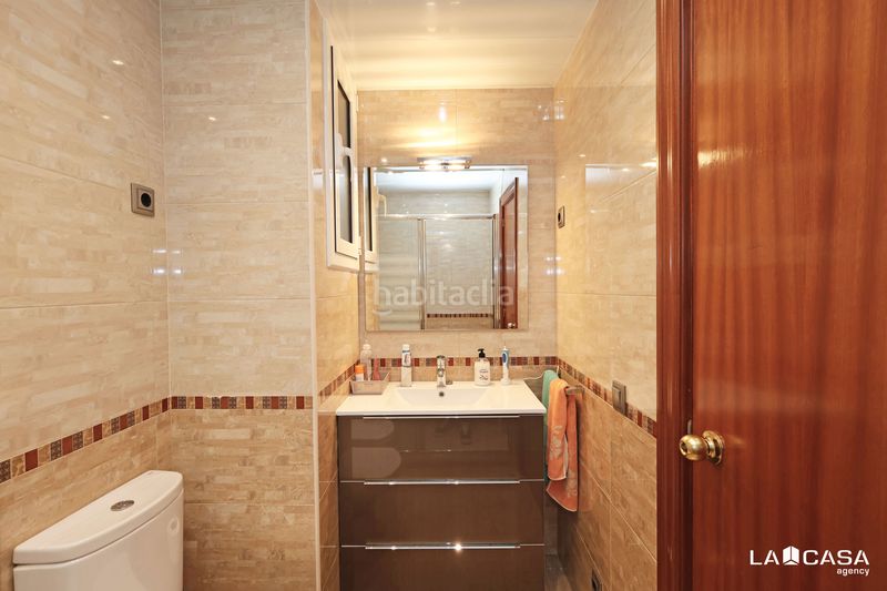Foto 21aa10de-1e46-4960-88c9-9bdd910dde15. Piso en Can Vidalet Esplugues de Llobregat