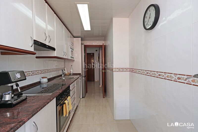 Foto 4183abd4-3ea9-4d61-8826-4eca0c533225. Piso en Can Vidalet Esplugues de Llobregat