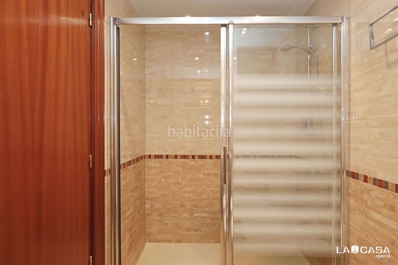 Foto a6c03561-512e-4d01-bbf5-a6fa8e5a91a6. Piso en Can Vidalet Esplugues de Llobregat