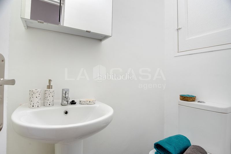Foto 3ca27012-47a0-404f-b6a5-3d1539aeec5a. Planta baixa a Baix Guinardó Barcelona