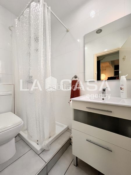 Foto 44702844-40df-4046-908c-80404f4041a5. Local comercial a Centre Badalona