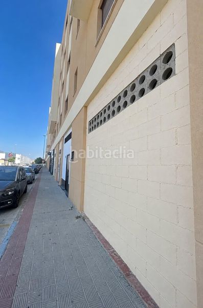 Foto adaedb06-5c0d-4a22-be69-3caa2773d4d6. Local comercial a El Junquillo - Vistalegre Utrera