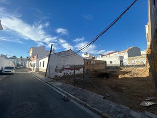 Residential Plot in Salesianos. Gran oportunidad en utrera! solar de 102 m2 en las casas baratas