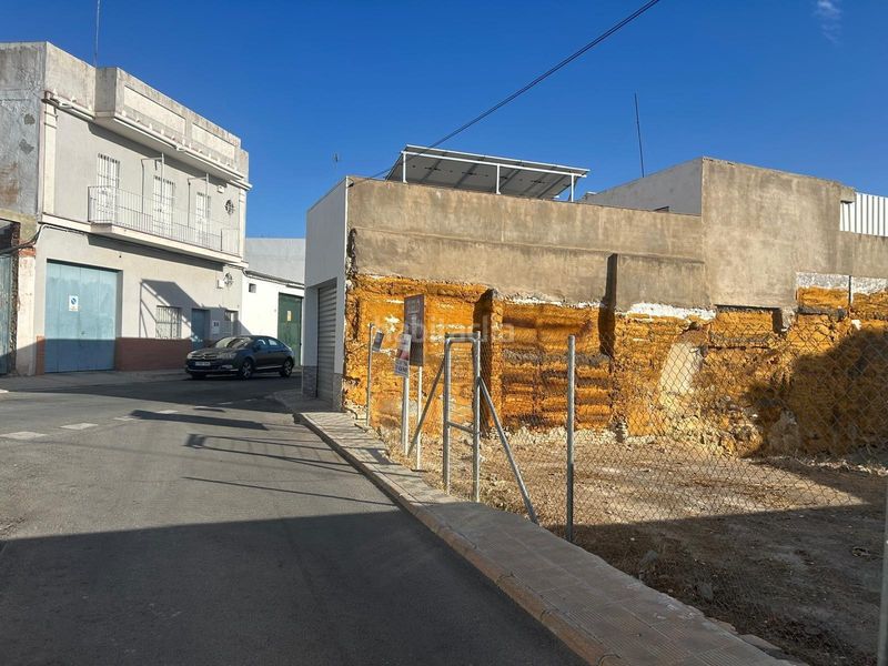 Foto e448e259-cfc1-44df-8187-618b1641a140. Terreny residencial a Salesianos Utrera