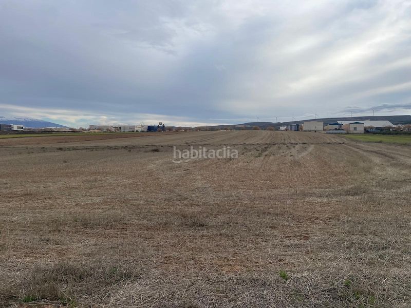 Foto 2400b176-7543-48bb-8d65-47282b28b2f1. Finca rústica a camino 18130 a Escúzar