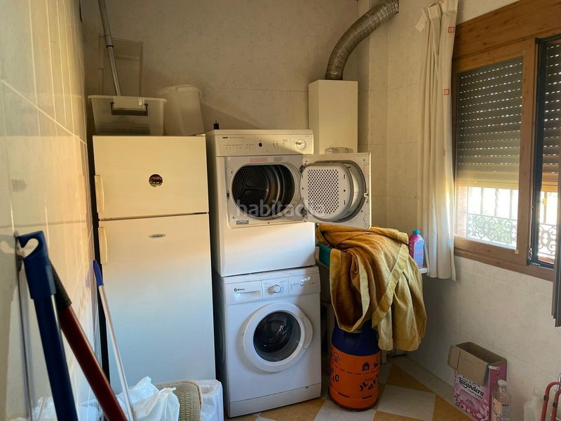 Foto 5a27fe6a-e360-4e32-9044-aff3529d664c. Casa en avenida andalucía 39 en Chimeneas