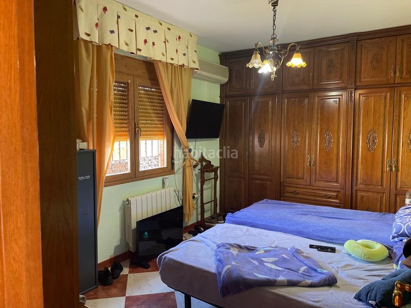 Foto df7d43cc-b42d-4475-b673-06c76c1560eb. Casa en avenida andalucía 39 en Chimeneas