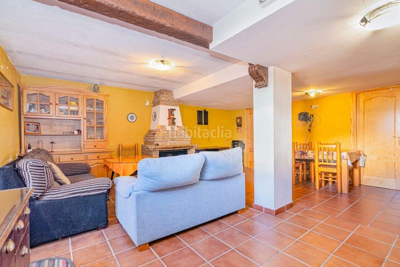 Foto 5f152582-94d9-4316-ba19-5f417c537eba. Casa adossada amb aparcament piscina a Cúllar Vega