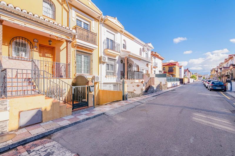 Foto 80af1df4-7d72-40f4-a496-7ebd3b778296. Casa adossada amb aparcament piscina a Cúllar Vega