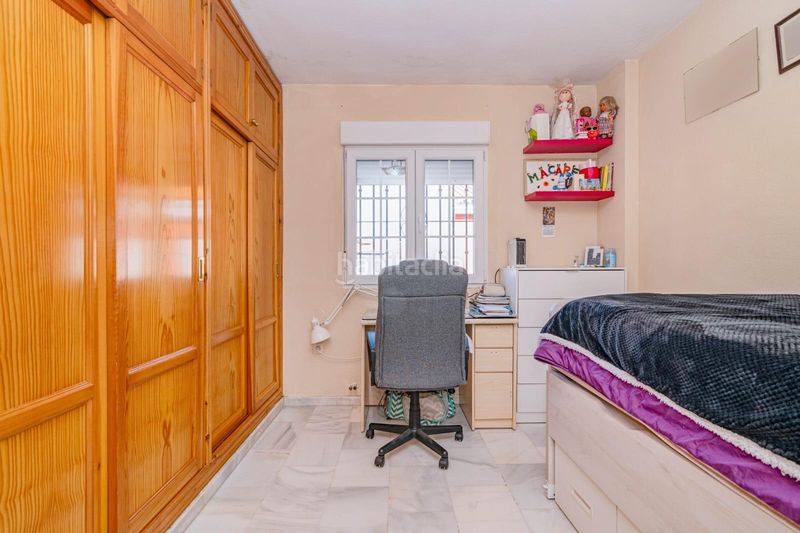 Foto a6ce3694-8a38-4583-a40a-943bec2b58c3. Casa adossada amb aparcament piscina a Cúllar Vega