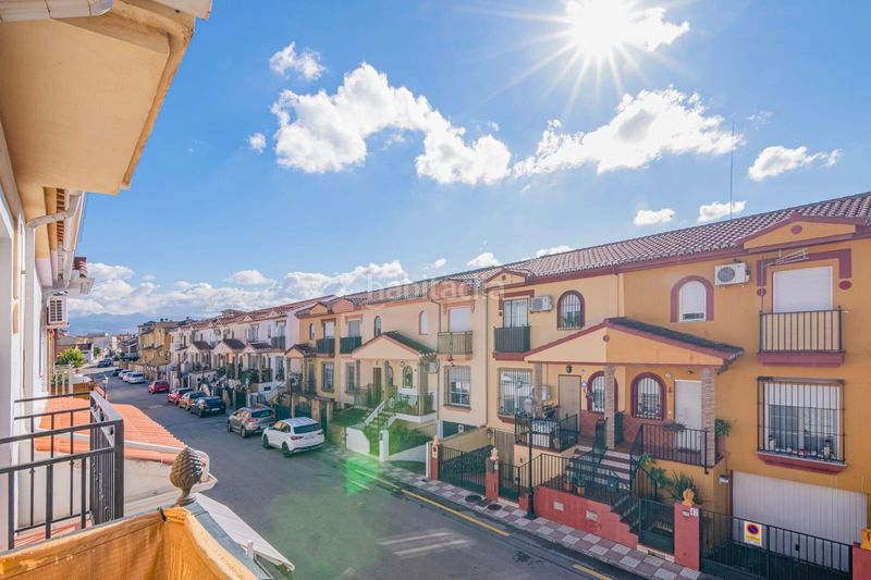 Foto b245bb4f-27d8-40ce-8717-a2b56e2a0425. Casa adossada amb aparcament piscina a Cúllar Vega