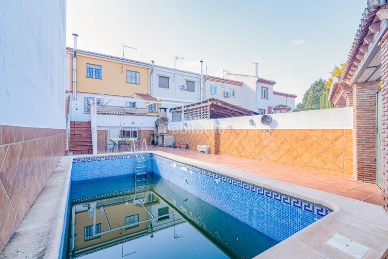 Foto d0625831-449d-4f6f-a5c9-6ec83ad2cec9. Casa adossada amb aparcament piscina a Cúllar Vega