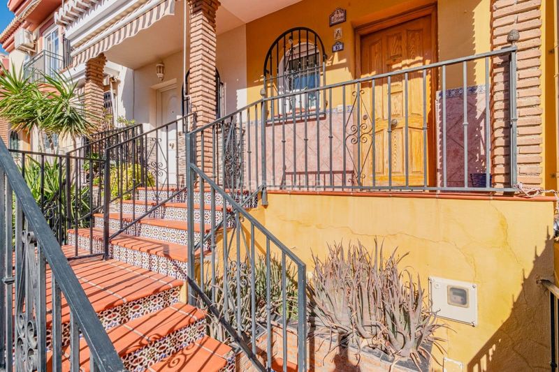 Foto d0a78a51-ae3e-47a5-98ba-742a726ce00f. Casa adossada amb aparcament piscina a Cúllar Vega