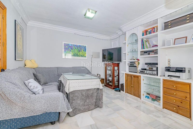 Foto f841761b-f63d-4ce3-b8a4-956e8b0922da. Casa adossada amb aparcament piscina a Cúllar Vega