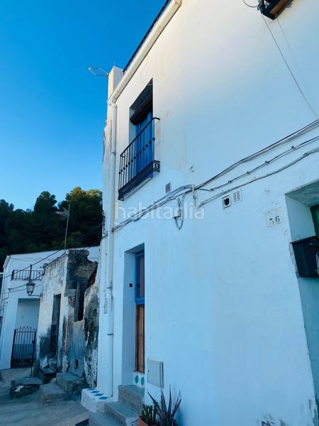 Foto a29efeb7-4f4b-46bb-8b01-33472e9b5018. Casa adossada a Sorvilán