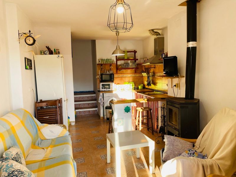 Foto a63a3c1e-5563-4f03-87a6-62796b219d47. Casa adossada a Sorvilán