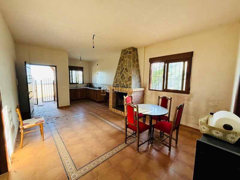 Foto f6018b8c-df3b-435d-88af-8ab6fb575340. Casa amb aparcament a Sorvilán