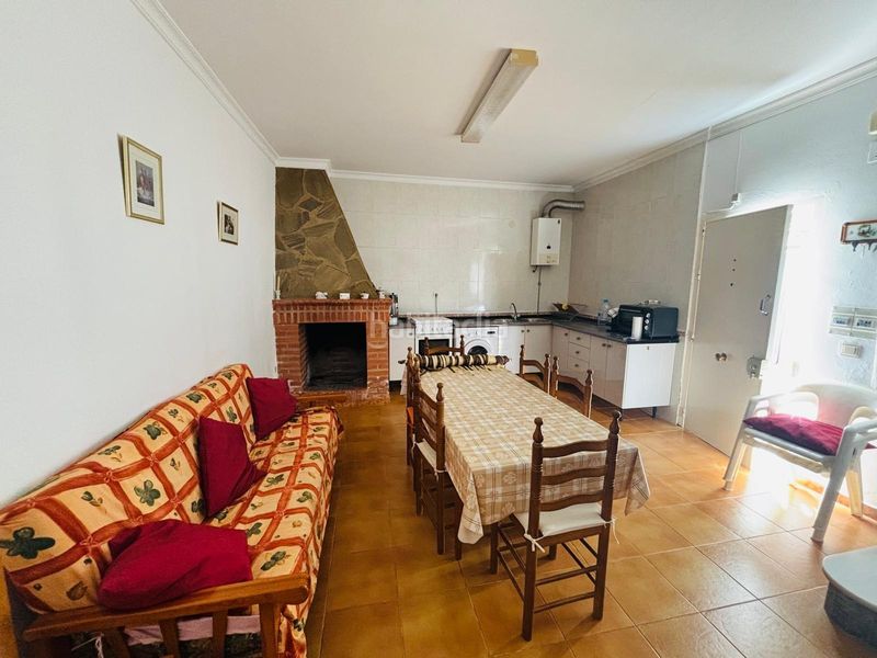 Foto 3d735842-6fac-456c-8a46-4cb53e7b5b69. Casa adossada a Sorvilán