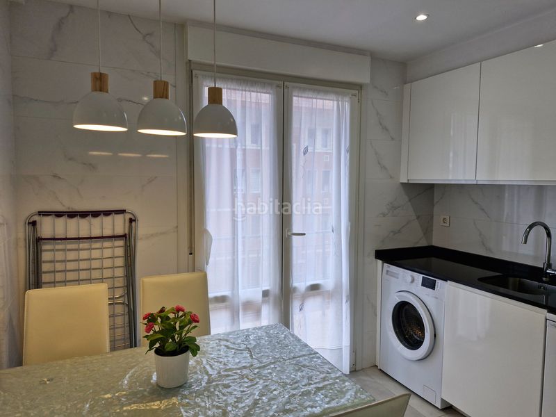 Foto 716f8476-7d42-46a2-a886-3bb8872a4aef. Rent flat with heating in San Ignacio-Elorrieta Bilbao