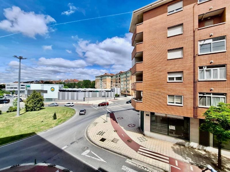 Foto a1ae6afd-0b60-4788-b6dc-dd31f4396545. Pis amb calefacció aparcament piscina a Universidad Ávila