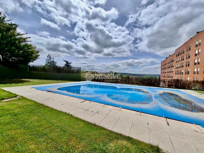 Foto d883ed9d-d033-4705-82d6-b58dabbc8c80. Pis amb calefacció aparcament piscina a Universidad Ávila