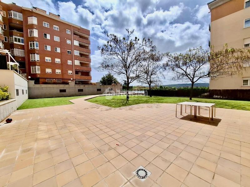 Foto fe72b1a8-fd88-4abc-8bbb-eb28dd09ae21. Pis amb calefacció aparcament piscina a Universidad Ávila