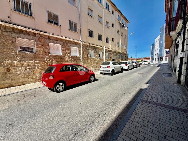 Foto a829cb8a-d2f9-4289-b3e0-6fb01e21216e. Pis a Estación Ávila