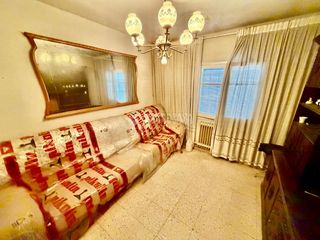 Etagenwohnung in San Antonio. Piso en venta en ávila