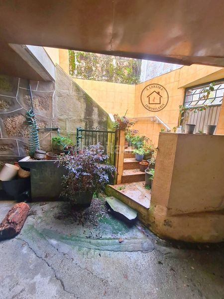 Foto 56e93a29-2a40-43b4-879e-686905d8e0df. Casa adossada a Lobios