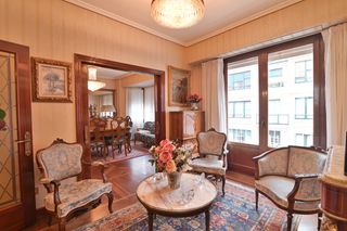 Pis  Kalea manuel allende. Exclusiva-venta de elegante vivienda exterior con balcón en edif