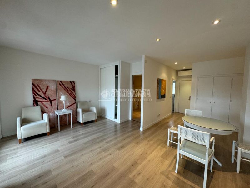 Foto 41c4a4df-7c7f-44bb-9984-e5a2691870c1. Rent flat with heating in Ibiza Madrid