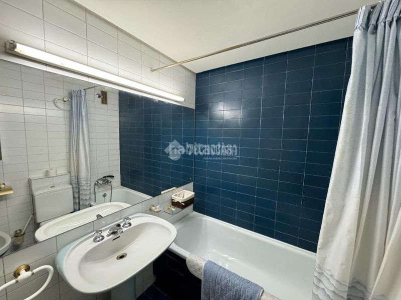 Foto 0f378388-9a59-43fc-8be6-34e253a45c49. Piso  en venta en Niño Jesús Madrid
