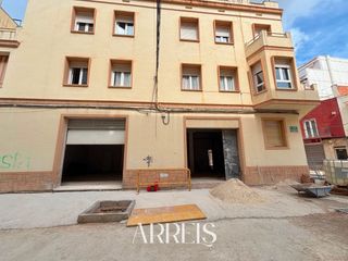 Miete Geschäftsraum in Pascual 30. Local esquinero en alquiler en vinaròs