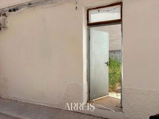 Terreno residencial  Santa caterina. Oportunidad solar urbano con fachada y estructura exterior en ca
